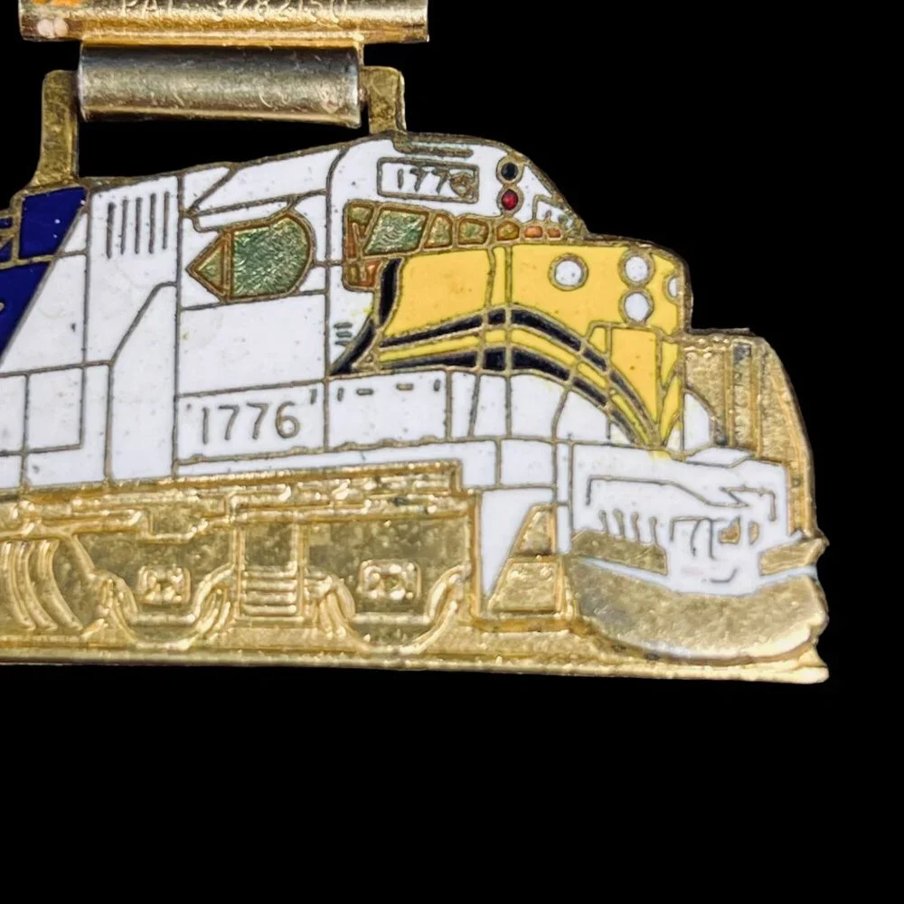 Vintage Gold Tone W/Red, White And Blue Enamel Train Locomotive Key FOB (5353) - Picture 2 of 5